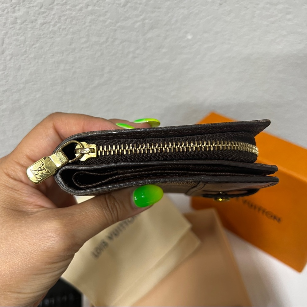 <LOWEST PRICE>100% AUTH Louis Vuitton Damier Ebene Compact Zip Wallet - Picture 9 of 13